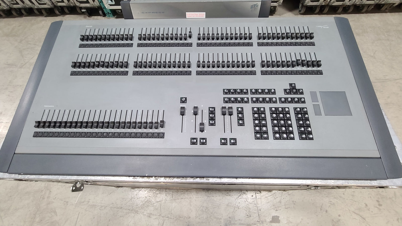 Express 48/96 ETC 192 Ch Console