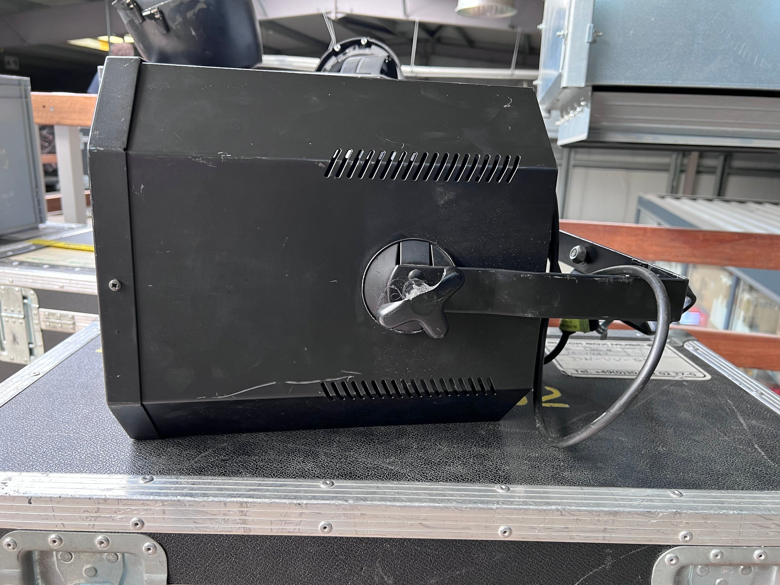 Schwarzlicht-Spot 400W Black Gun UV Eurolite