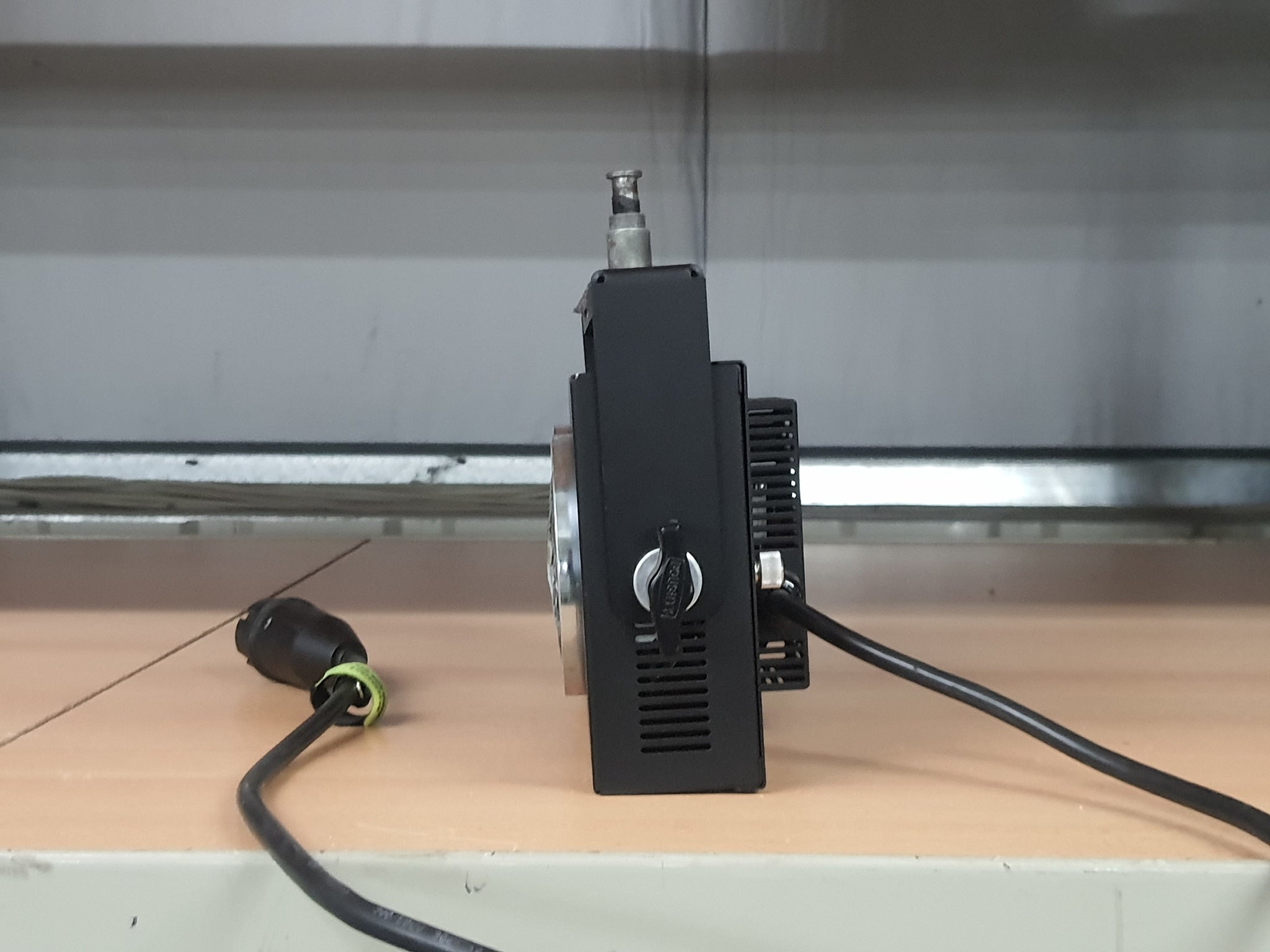 Blinder 2 Lite Linéaire PAR 36 DWE