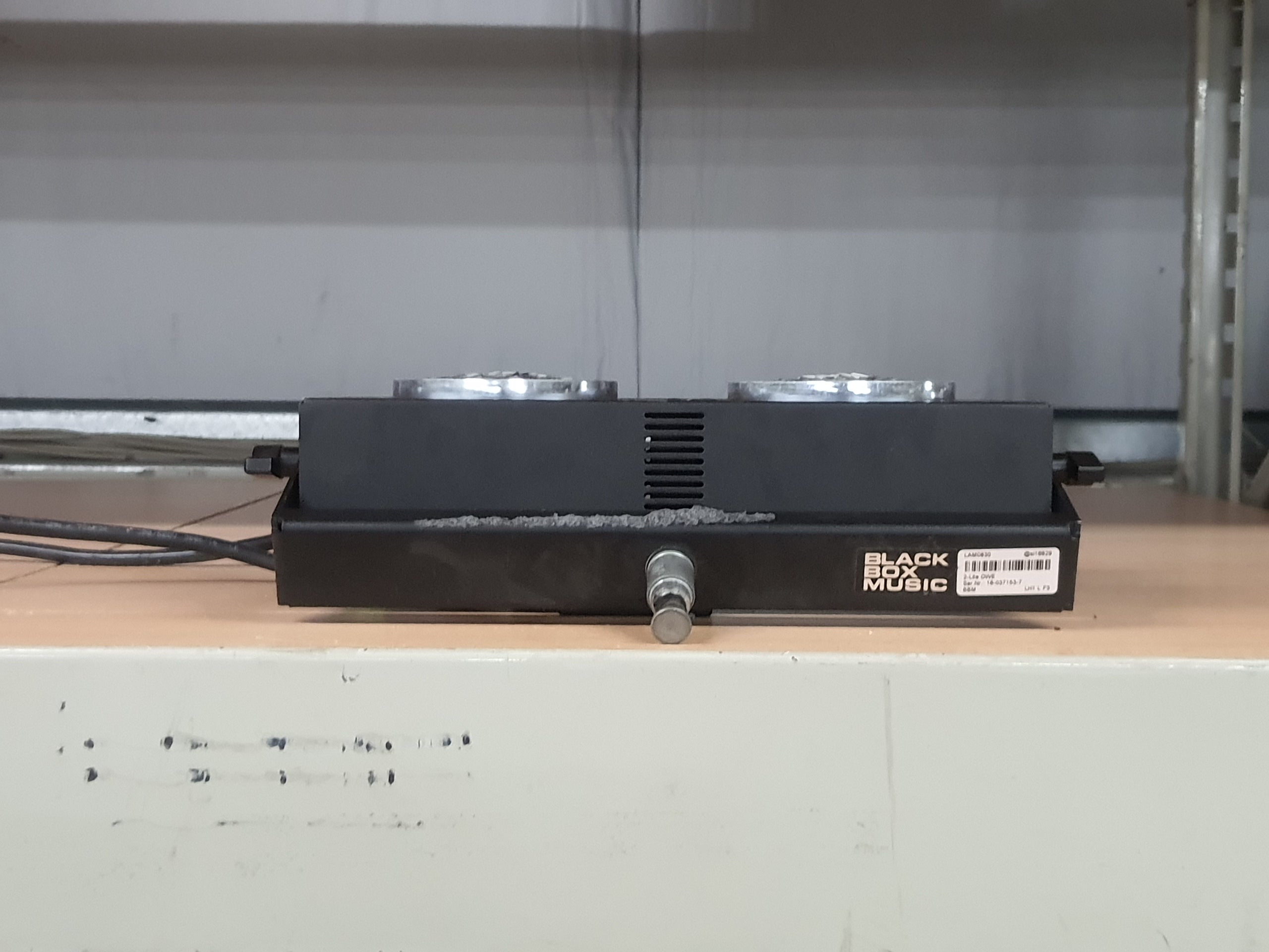 Blinder 2 Lite Linéaire PAR 36 DWE