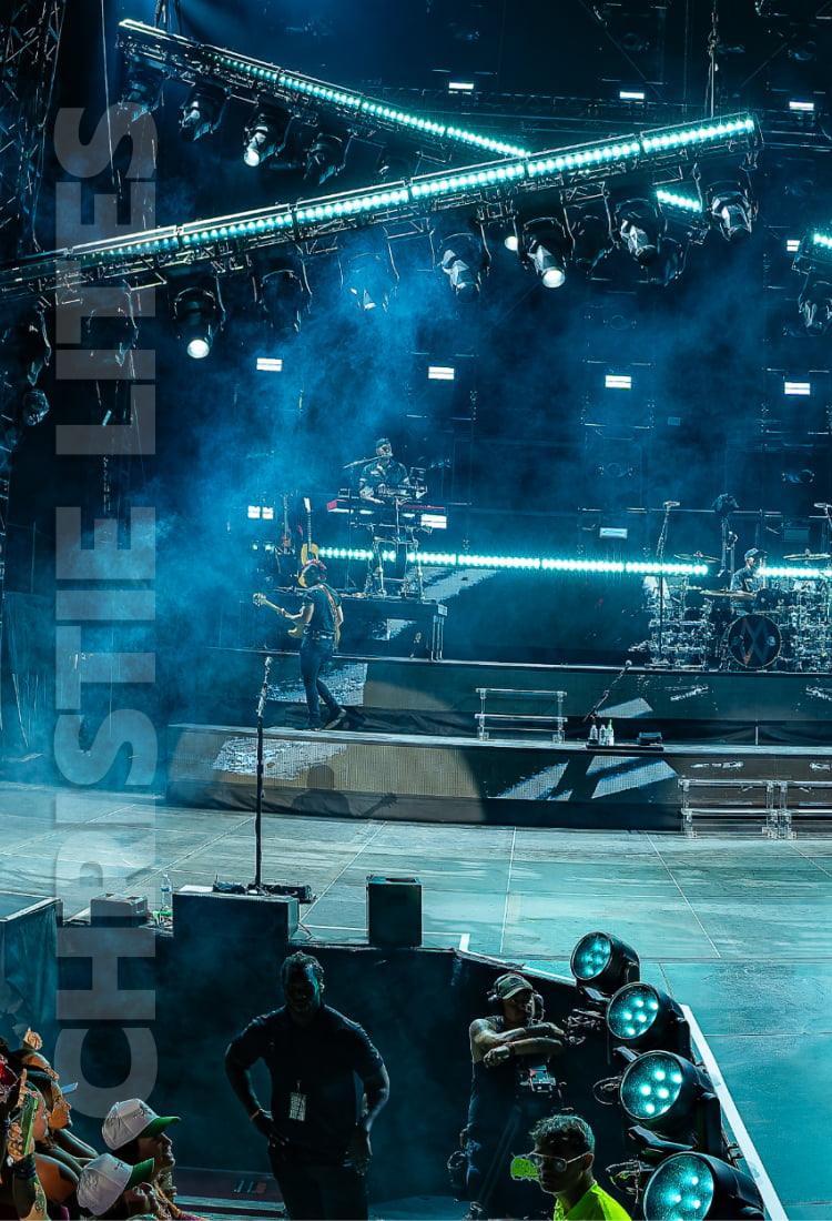 "used stage lighting" "used lighting" blue concert hero image