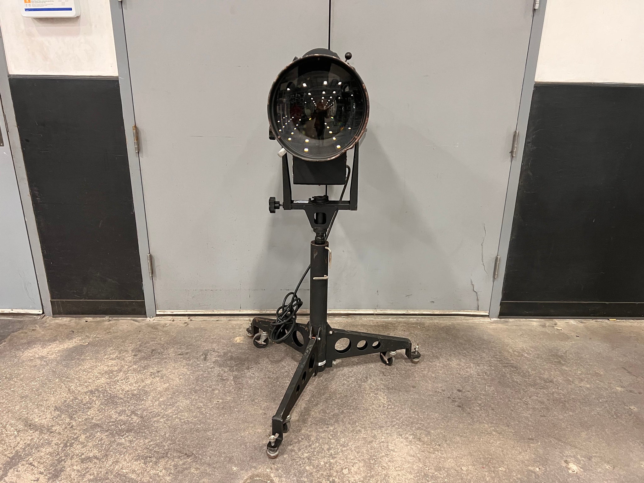 Midget HP Lycian Followspot